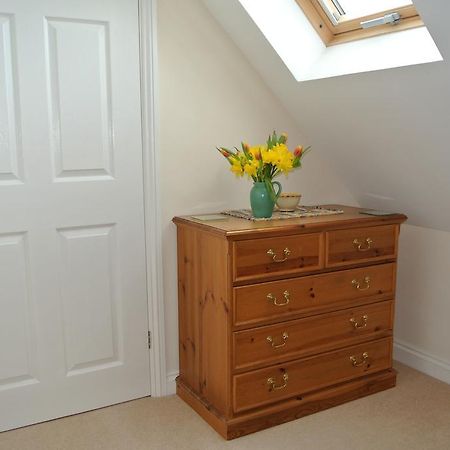 Bramley Cottage Sandown Bagian luar foto