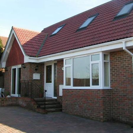 Bramley Cottage Sandown Bagian luar foto
