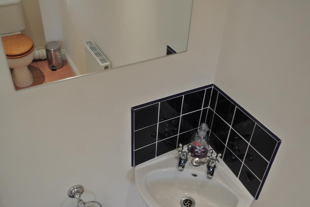 Bramley Cottage Sandown Bagian luar foto