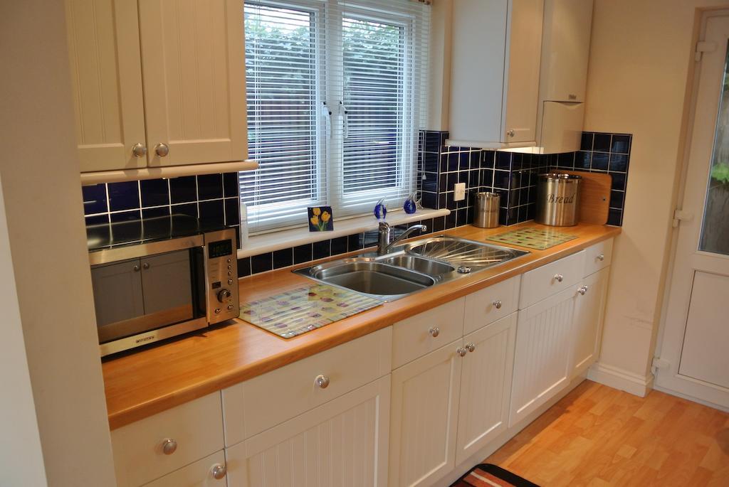Bramley Cottage Sandown Bagian luar foto