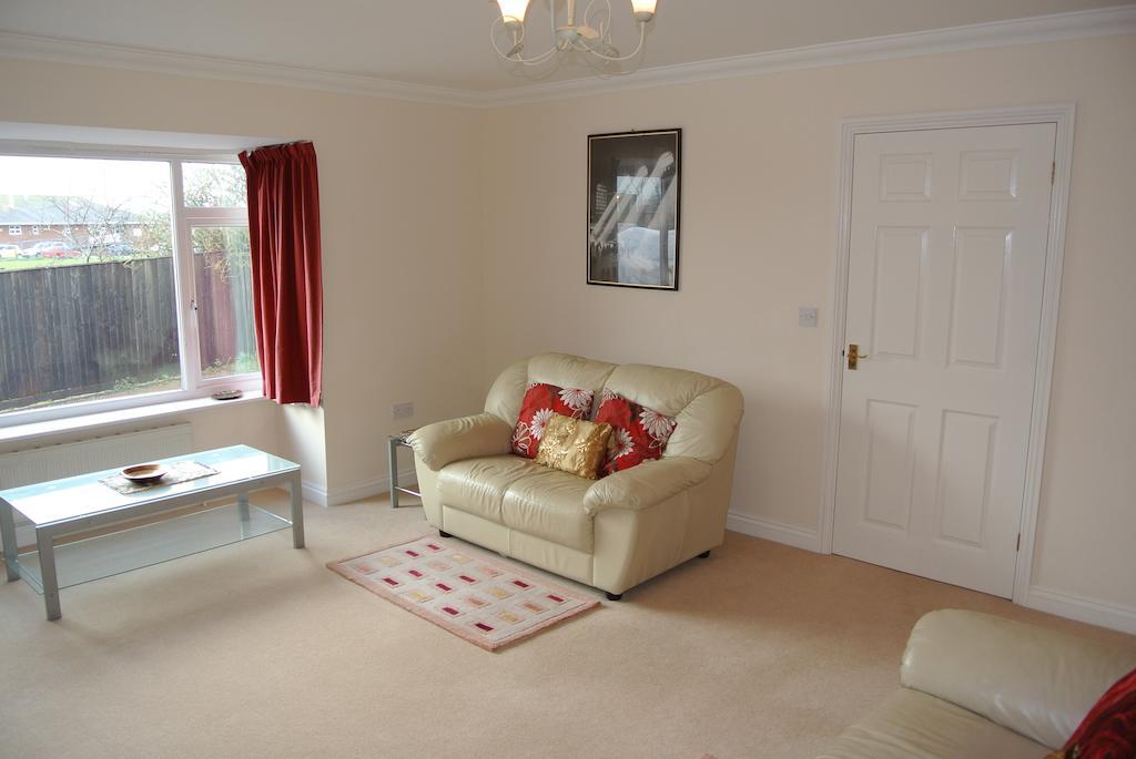 Bramley Cottage Sandown Bagian luar foto